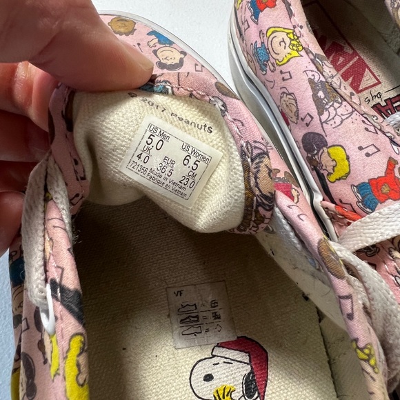 Vans x Peanuts pink sneakers - Picture 3 of 4